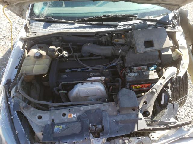 1FAFP34344W181057 - 2004 FORD FOCUS SE COMFORT SILVER photo 11