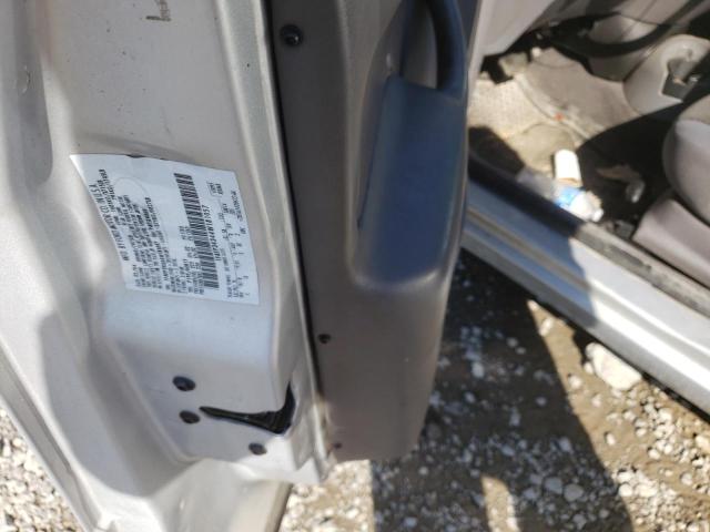 1FAFP34344W181057 - 2004 FORD FOCUS SE COMFORT SILVER photo 12