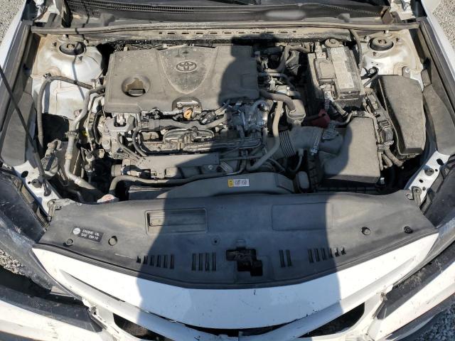 4T1T11AK7MU585895 - 2021 TOYOTA CAMRY SE WHITE photo 11