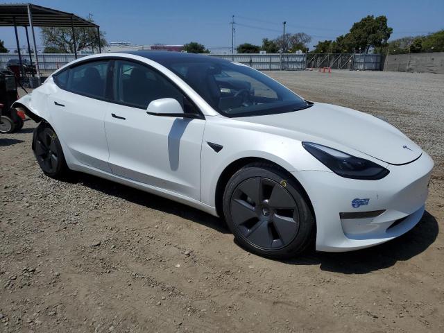 5YJ3E1EB7MF978999 - 2021 TESLA MODEL 3 WHITE photo 4