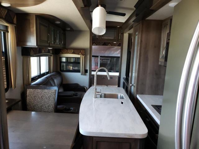 4YDF38120J4701712 - 2018 KEYSTONE MONTANA TWO TONE photo 6