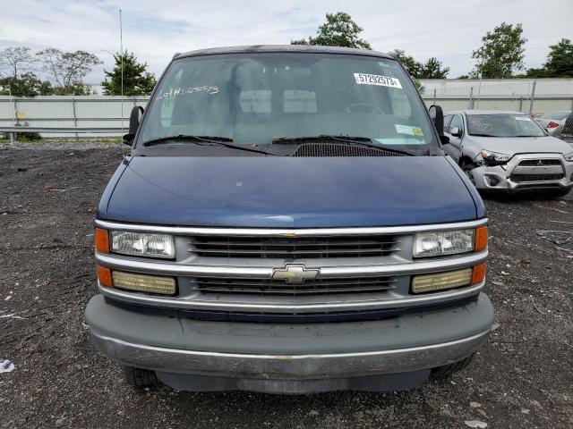 1GAHG39R511239436 - 2001 CHEVROLET EXPRES BLUE photo 5