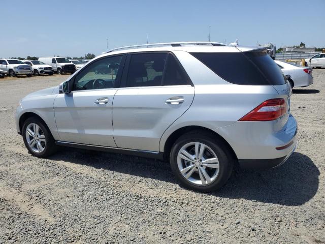 4JGDA5HB6CA069691 - 2012 MERCEDES-BENZ ML 350 4MATIC SILVER photo 2
