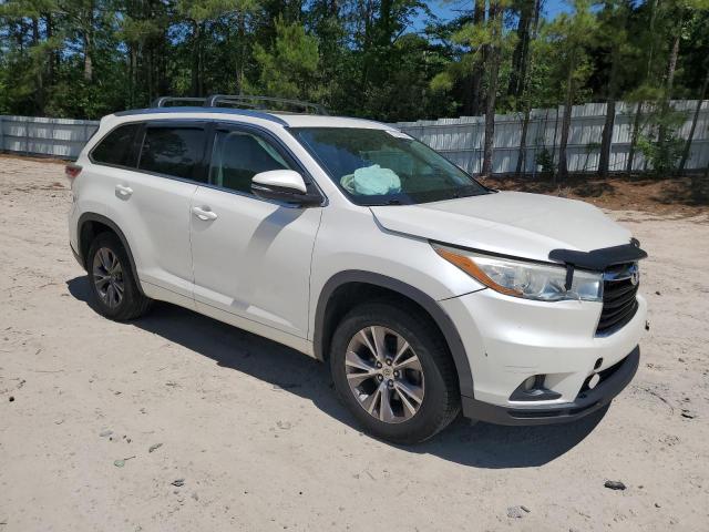 5TDKKRFH1FS110498 - 2015 TOYOTA HIGHLANDER XLE WHITE photo 4