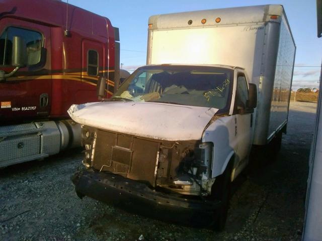 1GBJG31U271205914 - 2007 CHEVROLET EXPRESS G3500  photo 2