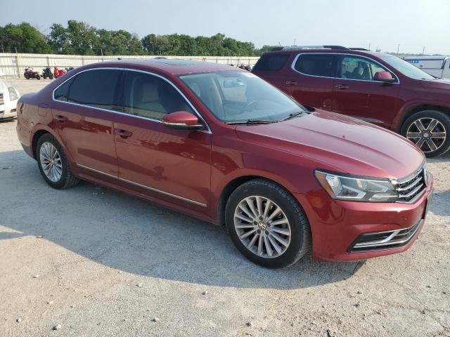 1VWBT7A38HC017721 - 2017 VOLKSWAGEN PASSAT SE RED photo 4