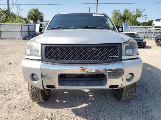 1N6AA07A64N553287 - 2004 NISSAN TITAN XE SILVER photo 5