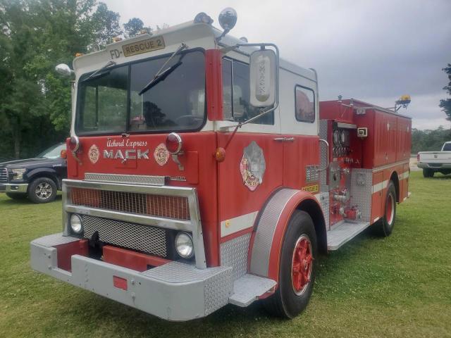 MB685FC1137 - 1977 MACK FIRE ENG RED photo 1