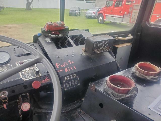 MB685FC1137 - 1977 MACK FIRE ENG RED photo 9