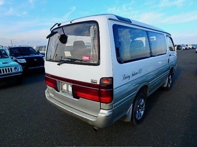 KZH1060018723 - 1995 TOYOTA HIACE WHITE photo 4