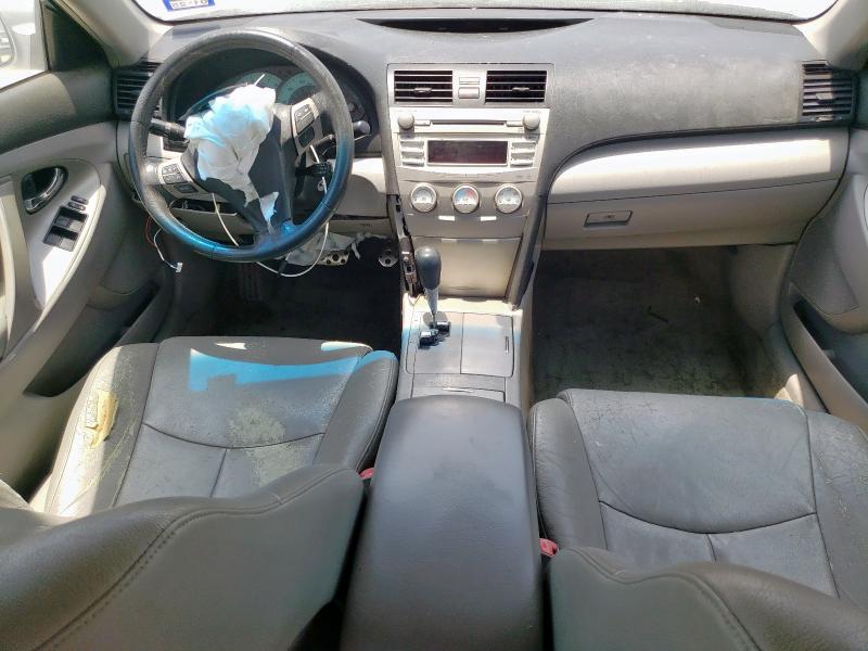 4T1BF3EK8BU664931 - 2011 TOYOTA CAMRY BASE ვერცხლისფერი ფოტო 8