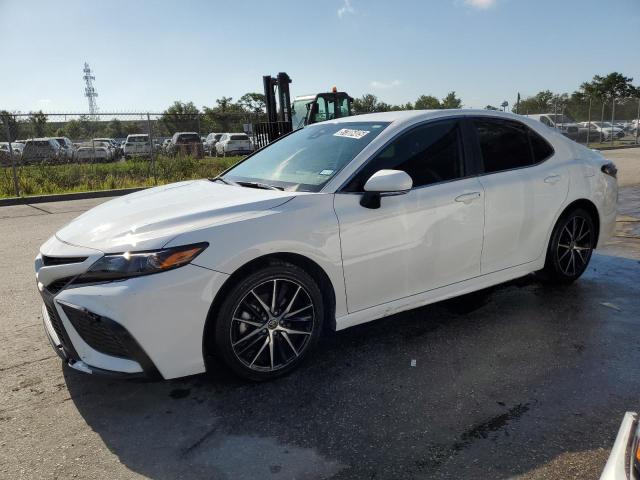 4T1G11AK9PU832615 - 2023 TOYOTA CAMRY SE NIGHT SHADE WHITE photo 1
