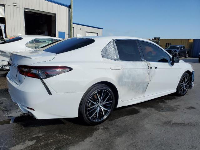 4T1G11AK9PU832615 - 2023 TOYOTA CAMRY SE NIGHT SHADE WHITE photo 3