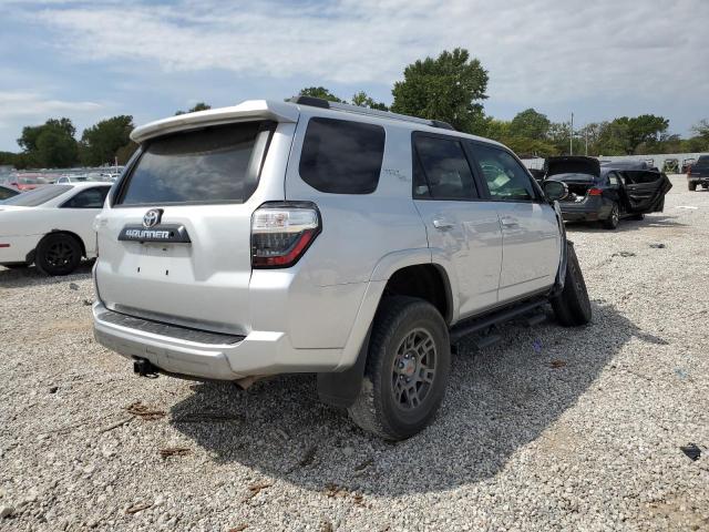 JTEBU5JR4J5521505 - 2018 TOYOTA 4RUNNER SR5/SR5 PREMIUM SILVER photo 4