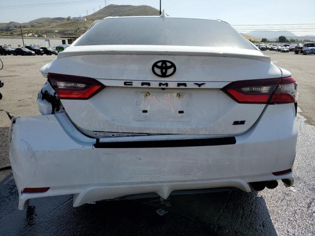 4T1G11AK7RU217502 - 2024 TOYOTA CAMRY SE NIGHT SHADE WHITE photo 6