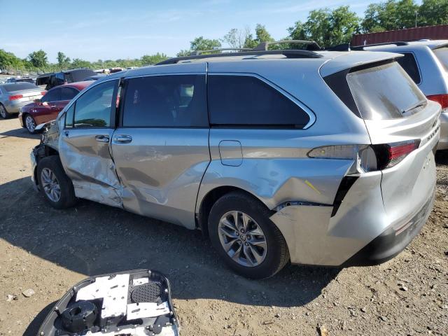 5TDKRKEC0MS069352 - 2021 TOYOTA SIENNA LE SILVER photo 2