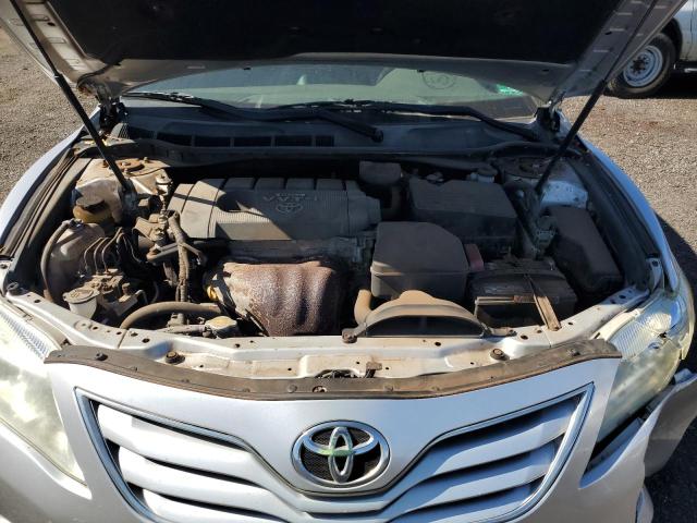 4T1BF3EK9AU023737 - 2010 TOYOTA CAMRY BASE SILVER photo 11