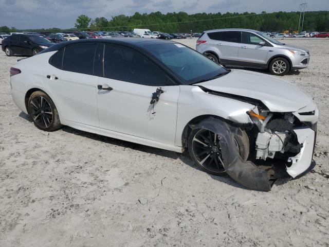 4T1B61HK4JU124443 - 2018 TOYOTA CAMRY XSE WHITE photo 4