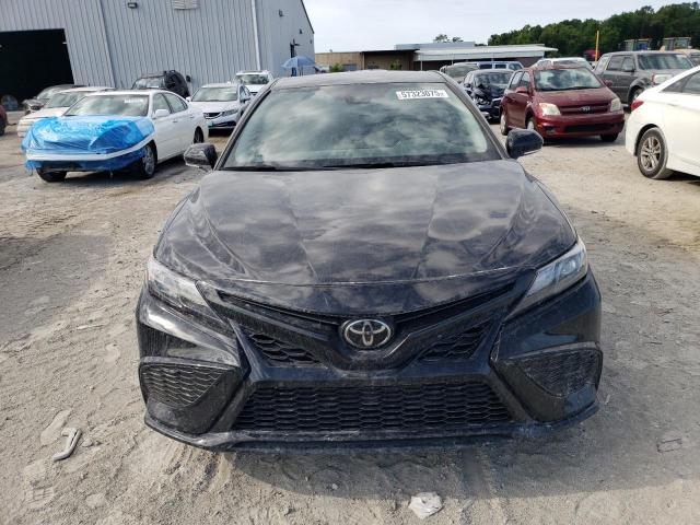 4T1G11AK6PU781493 - 2023 TOYOTA CAMRY SE NIGHT SHADE BLACK photo 5