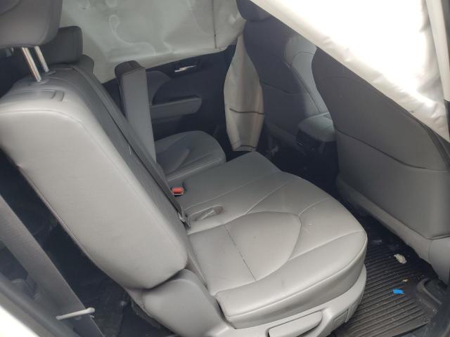 5TDHZRBH6LS501315 - 2020 TOYOTA HIGHLANDER XLE WHITE photo 11