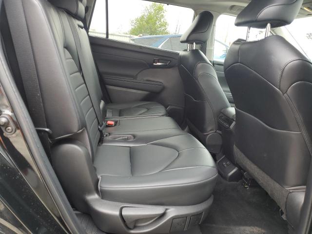 5TDGZRBH6NS175420 - 2022 TOYOTA HIGHLANDER XLE BLACK photo 11