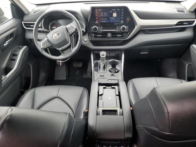 5TDGZRBH6NS175420 - 2022 TOYOTA HIGHLANDER XLE BLACK photo 8