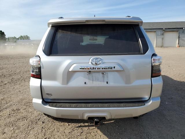 JTEBU5JR6K5629139 - 2019 TOYOTA 4RUNNER SR5 SILVER photo 6