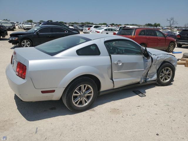 1ZVFT80N055225473 - 2005 FORD MUSTANG SILVER photo 3