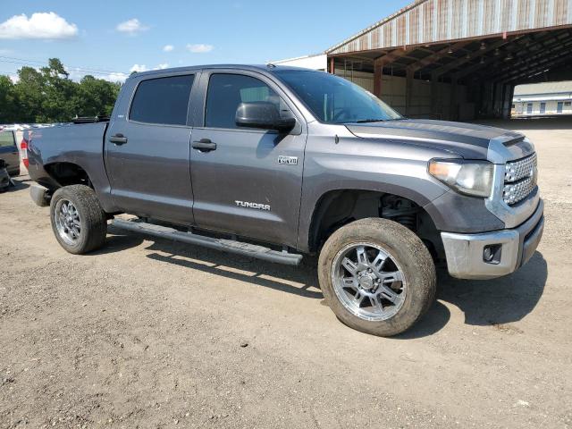 5TFDW5F10JX706004 - 2018 TOYOTA TUNDRA CREWMAX SR5 GRAY photo 4