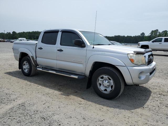 3TMJU4GN1BM121508 - 2011 TOYOTA TACOMA DOUBLE CAB PRERUNNER SILVER photo 4
