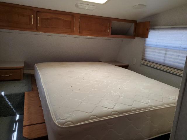 4YDF2432629261976 - 2011 KEYSTONE SPRINTER WHITE photo 5