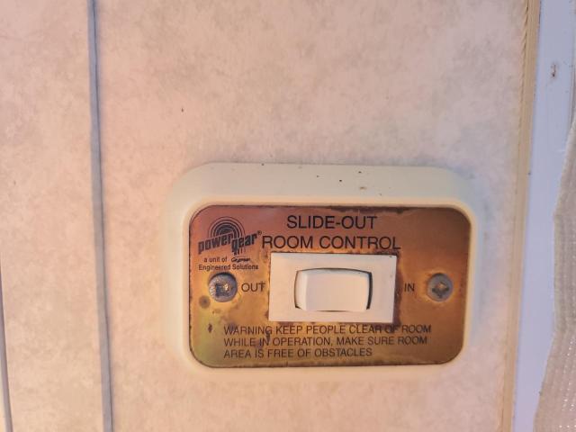 4YDF2432629261976 - 2011 KEYSTONE SPRINTER WHITE photo 8