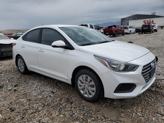 3KPC24A39KE072090 - 2019 HYUNDAI ACCENT SE WHITE photo 4