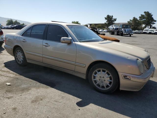 WDBJF65J31B229266 - 2001 MERCEDES-BENZ E 320 TAN photo 4