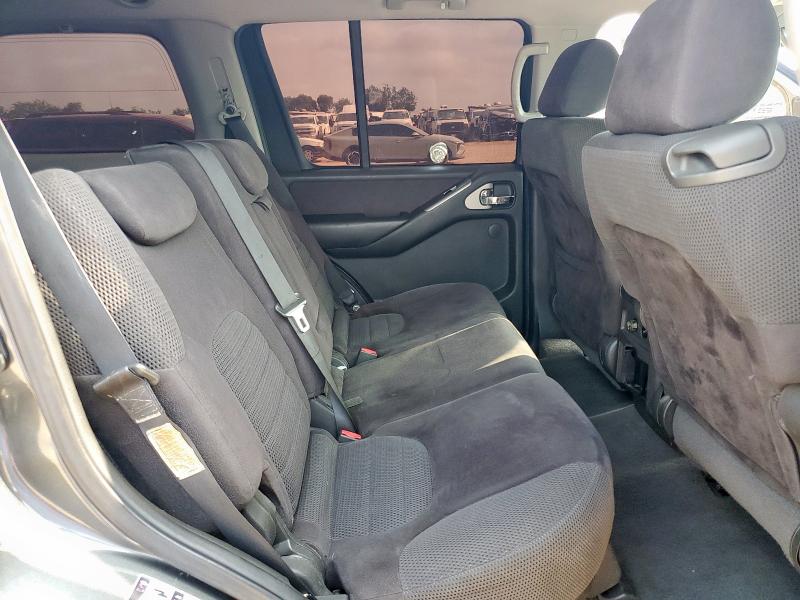 5N1AR18U05C782437 - 2005 NISSAN PATHFINDER LE GRAY photo 11