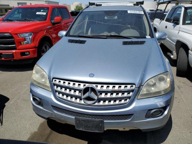 4JGBB75E16A027643 - 2006 MERCEDES-BENZ ML 500 GRAY photo 5