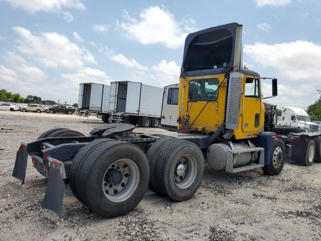 1FUYDCXB9XL836973 - 1999 FREIGHTLINER CONVENTION FLD120 YELLOW photo 4