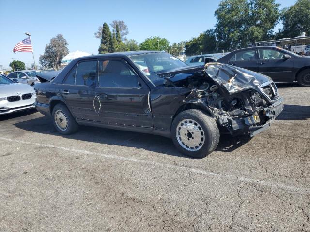 WDBEA32E6RC039814 - 1994 MERCEDES-BENZ E 320 BLACK photo 4