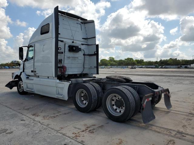 4V4NC9EH4DN146088 - 2013 VOLVO VN VNL WHITE photo 3