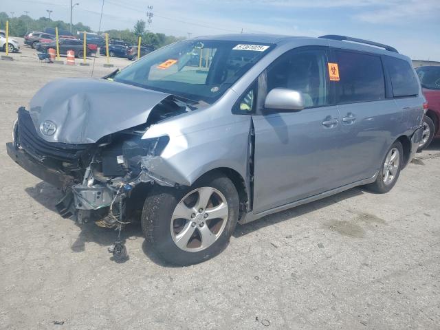 2013 TOYOTA SIENNA LE, 