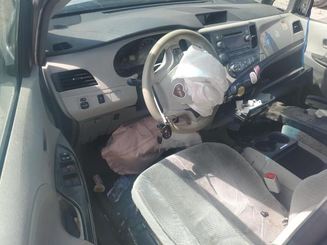 5TDKK3DC9DS357172 - 2013 TOYOTA SIENNA LE ვერცხლისფერი ფოტო 8