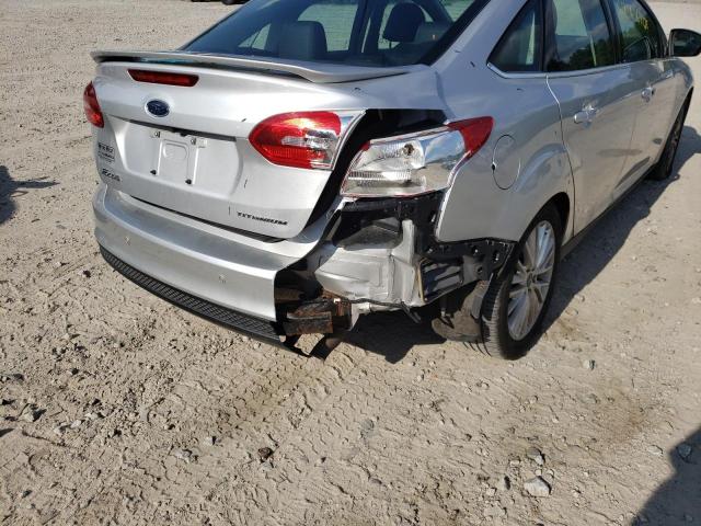 1FADP3J24FL310504 - 2015 FORD FOCUS TITANIUM SILVER photo 9