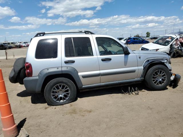 1J8GL38K65W512758 - 2005 JEEP LIBERTY RENEGADE SILVER photo 3