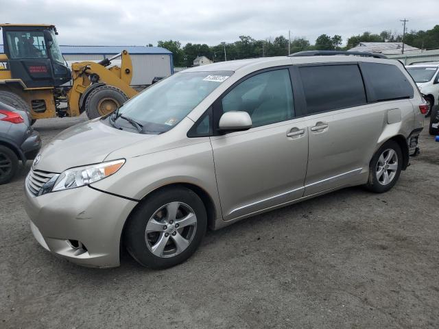 5TDKZ3DC0HS781678 - 2017 TOYOTA SIENNA LE BEIGE photo 1