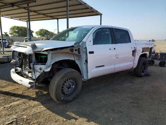 5TFDY5F11GX554396 - 2016 TOYOTA TUNDRA CREWMAX SR5 WHITE photo 1