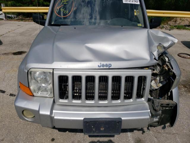 1J8HG48N96C275193 - 2006 JEEP COMMANDER SILVER photo 12