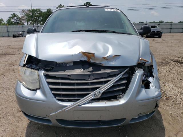 2A4GP44R46R873415 - 2006 CHRYSLER TOWN & COU LX BLUE photo 5