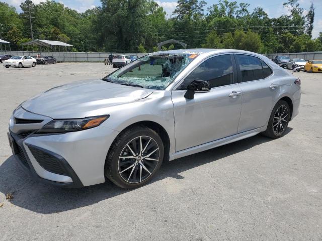 4T1G11AK2PU763735 - 2023 TOYOTA CAMRY SE NIGHT SHADE SILVER photo 1