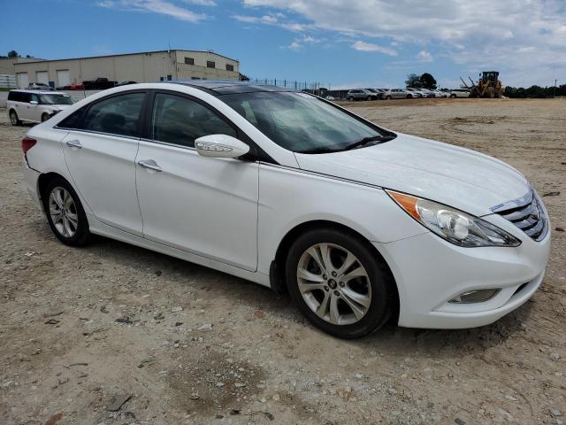 5NPEC4AC2DH792741 - 2013 HYUNDAI SONATA SE WHITE photo 4