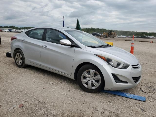 5NPDH4AE4GH682728 - 2016 HYUNDAI ELANTRA SE SILVER photo 4